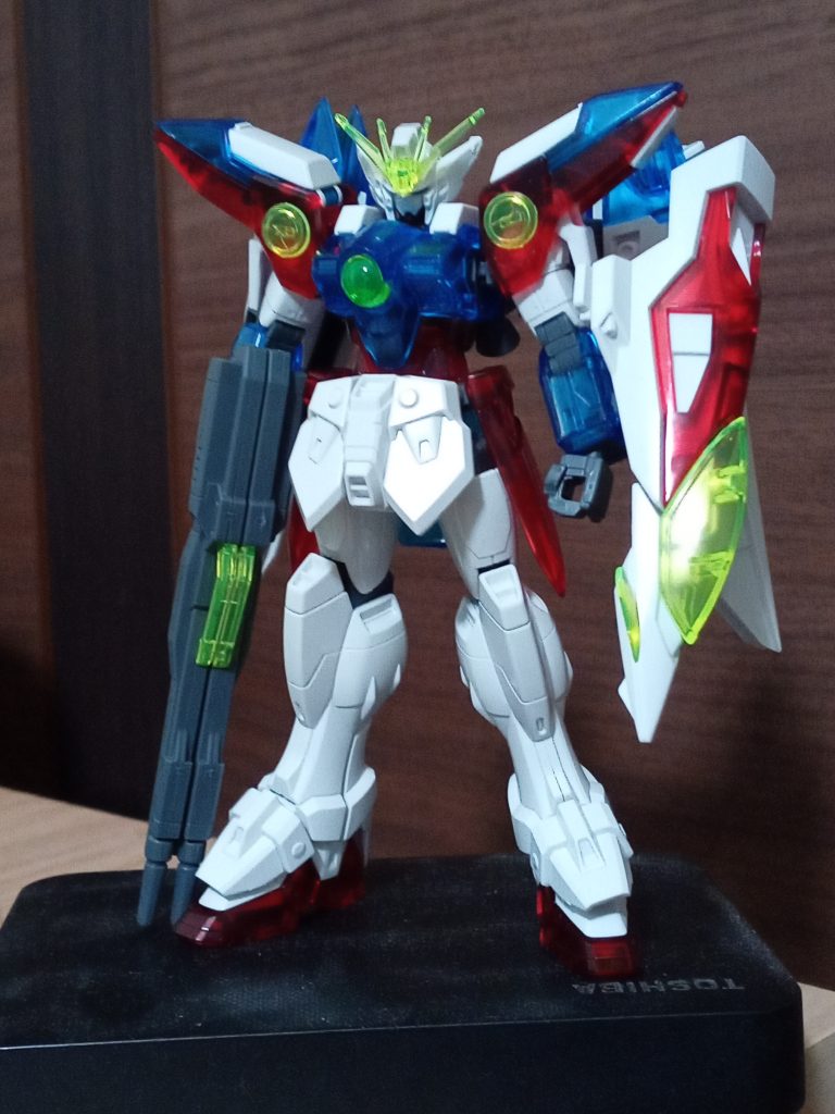 顎を引いて立つだけで、カッコいいです。