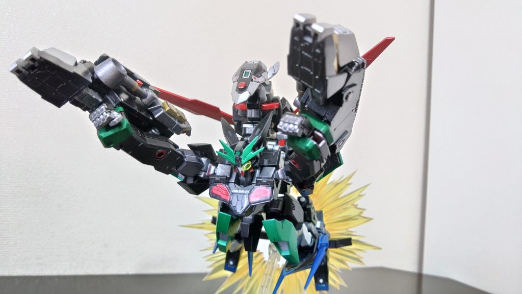 「スカイ・マッハウィング」背部に装備された「スカイ・コソドローン」でマッハ1で飛行することができるが、実際にその速度で飛行すると空中分解してしまう欠点がある。