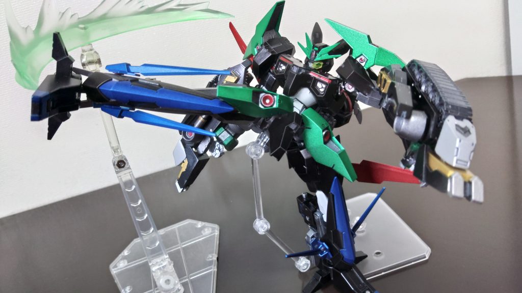 「マリン・キックスマッシュ」脚部に合体された「マリン・コソドローン」で蹴り飛ばす技。膝関節が少々弱いのであまり多用出来ない。