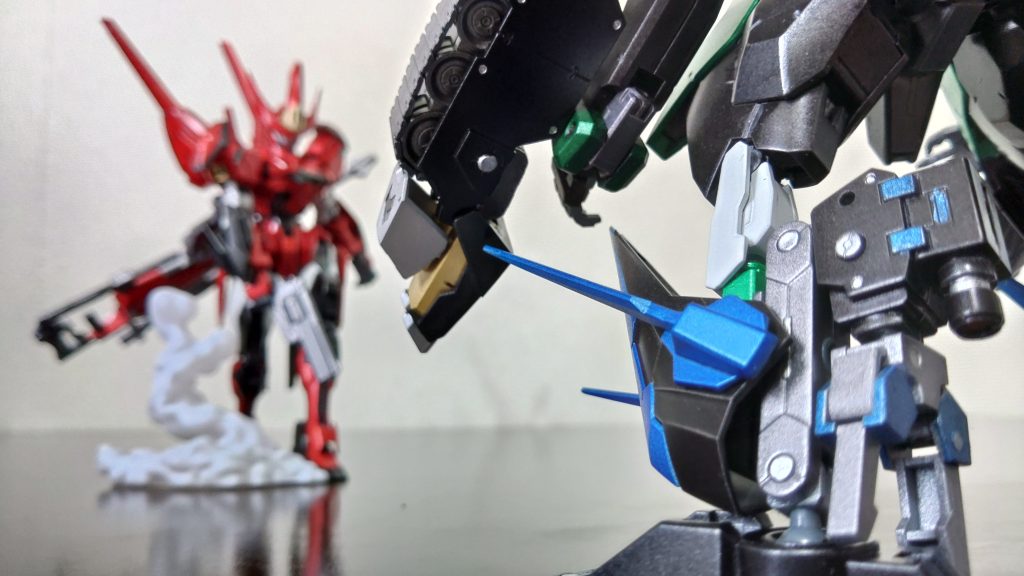 ロボットアニメとかでよく見る合体が終わったときの着地の構図!!