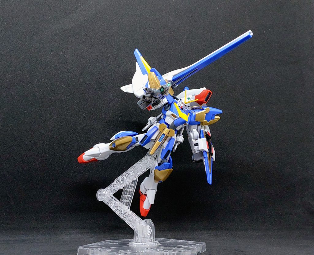 ビームライフルを構えて1枚