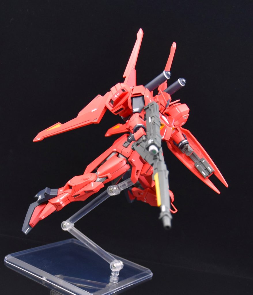 シールドランチャーはRGゼータから流用。各部のデカールはMGゼータVer.kaや市販デカールを使用しています。