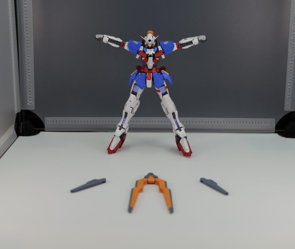 後の髪部分はファンネルとして着脱可能。