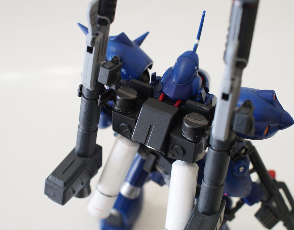 バズーカのラックは、ちょうどファンネルが位置していたところにそれっぽいジョイントを追加し作成。