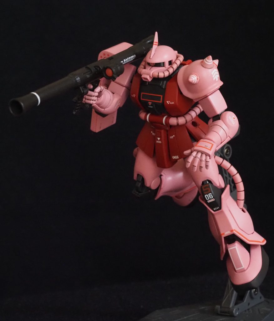 シャア専用ザクには、マシンガンよりもバズーカが似合う気がします(zaku-kao6)