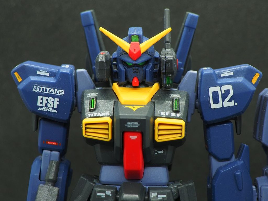 見事な悪役顔(gundam-kao2)当然リバイブも持ってますよ、白黒２機づつ合計６機のＭｋー2があります、どんだけ好きなんだよ俺(gundam-kao2)