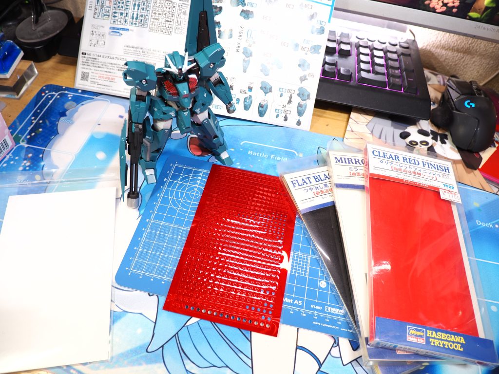 一通りの色塗装が終わった後にはフィニッシュシートや円形メタリックシールを貼って色を足してます。