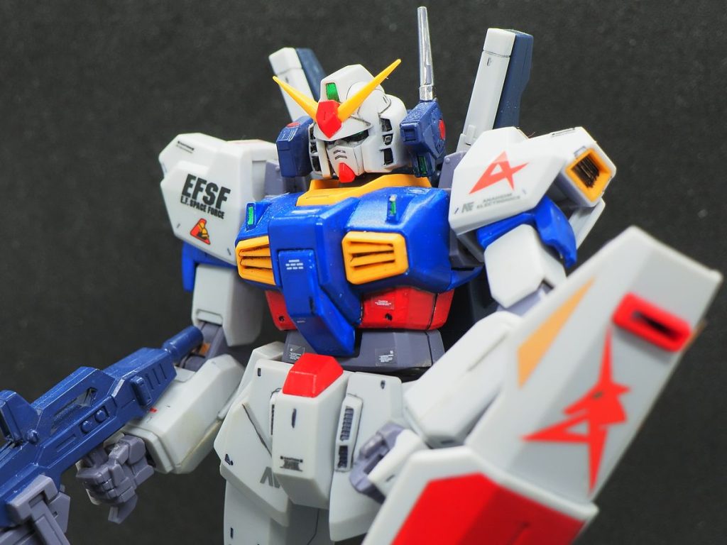 筆塗りなので、エアブラシの様に上手に塗れてませんけどね(gundam-kao5)