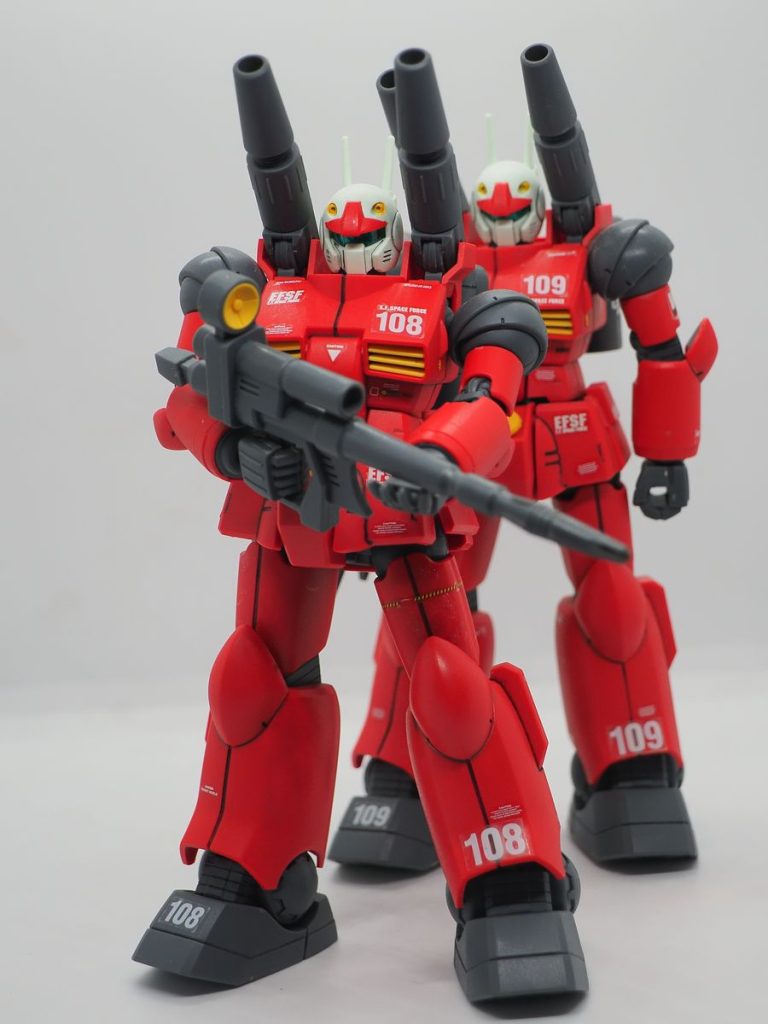 同じキャノンですが、配備時期が違うのでと言う理由でＣ－１０９とはデカールを変えています(gundam-kao5)