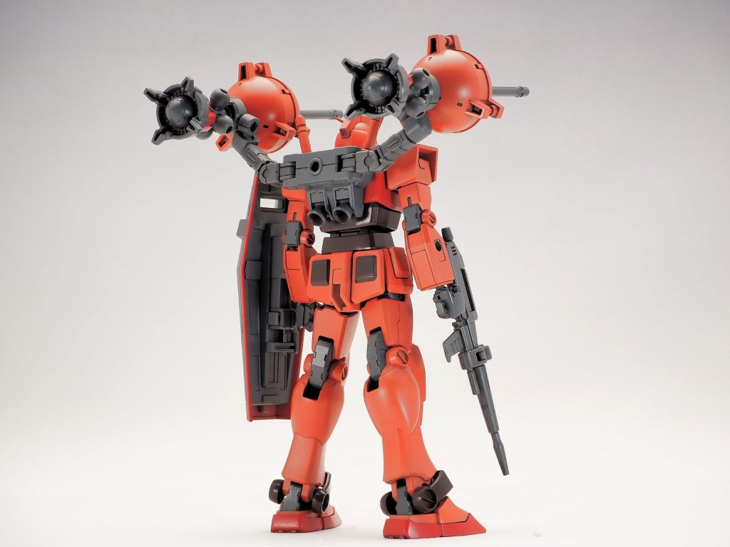 ジークアクスではビットが肩に接続されていますが今回はバックパックからサブアームで接続。30MMとビルダーズパーツで作りました