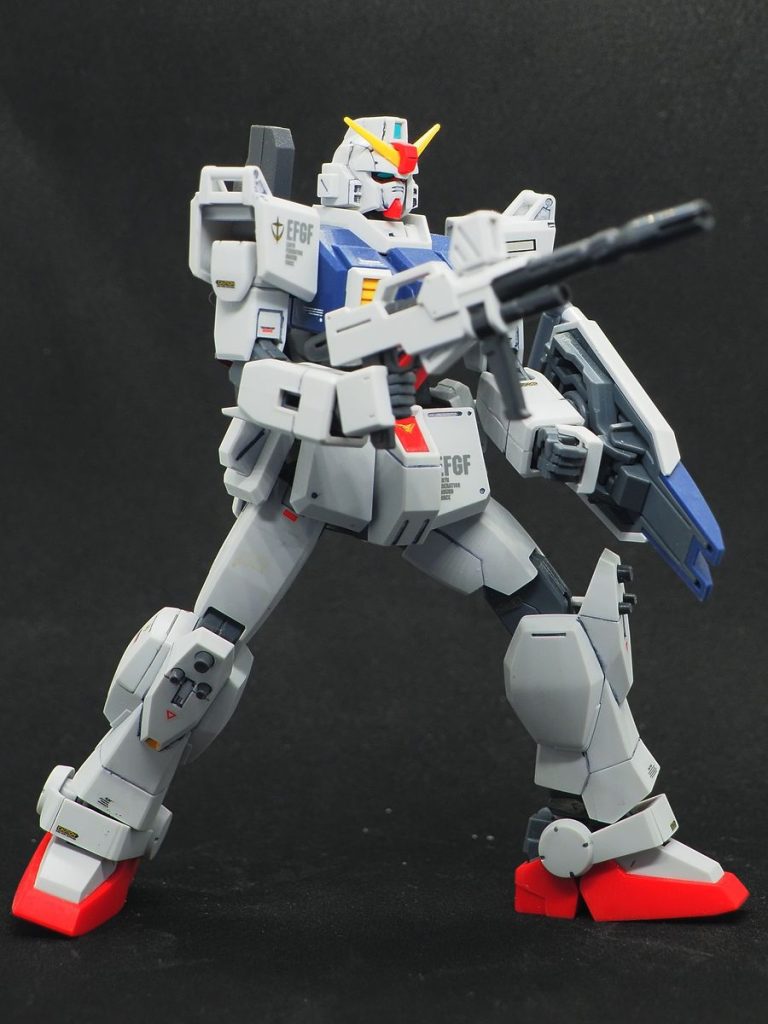 ＭＧの陸ガンをウエザリングしているので、何も汚れていないと何かイマイチですね(gundam-kao5)２機有るので今度汚してみたいと思いますが、期待しないでください(gundam-kao5)