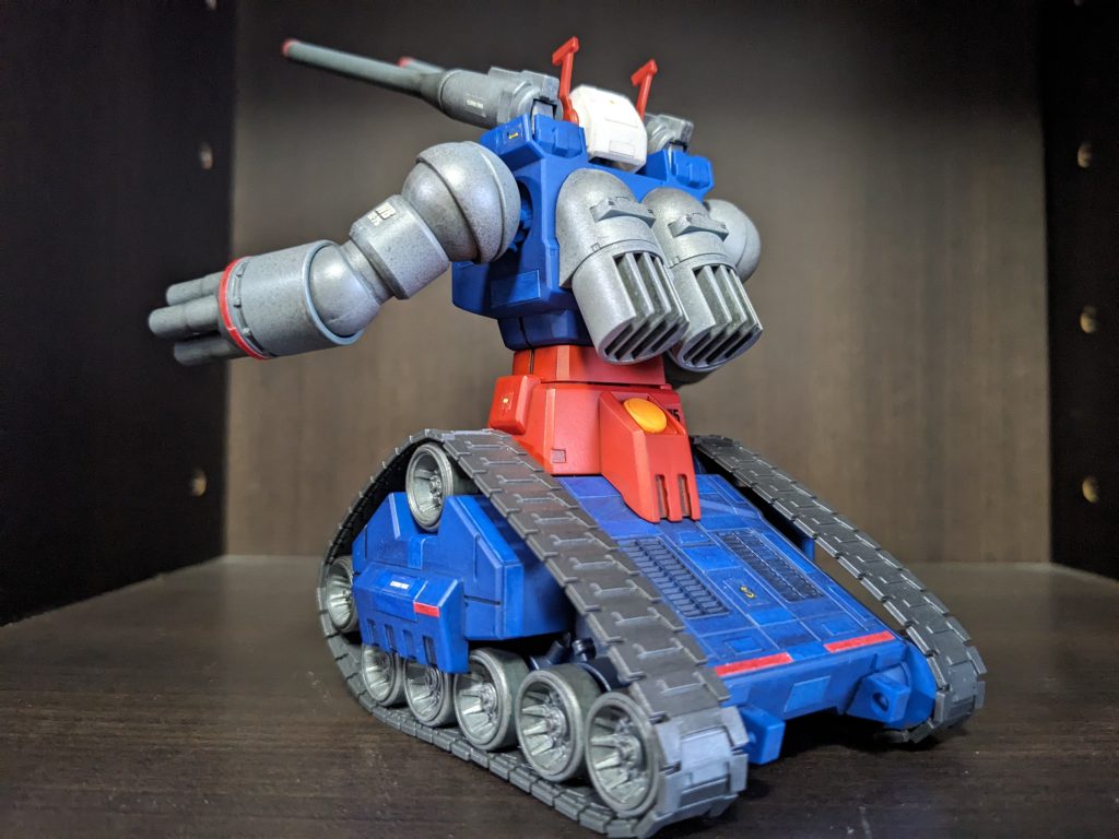 ようやくと塗装待ちのランドセルが出来上がり、完成です。長かった!! これでガンタンクは終了かな