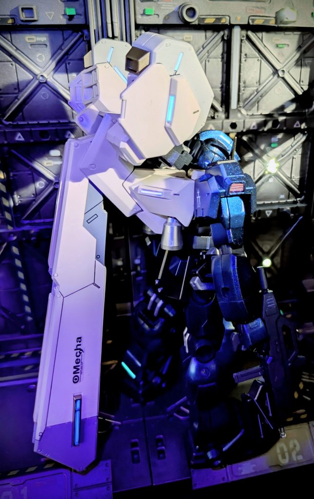 トライブースターユニットが重厚。