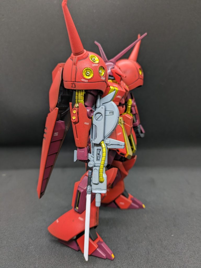 キットのこと、その３。しかーし。仕事が忙しくなり全くガンプラを作る時間が作れません。そのためニコイチはできないまま５年の歳月が経ちます。2019年1月12日、待ちに待った「Ｒ・ジャジャ」がＨＧＵＣ化されました。私のお布施がバンダイに届いたのでしょう（んなわけねーか）。発売日、私は作成用、自分専用機用(笑)、何かあった時のパーツ用として、３機買いました。※当時は人気が全くなく、山積みだったんですよ。作品としてのＺＺの不人気さが。際立ちますね。（一つ前のHGUCディジェは完売してたのになぁ。アムロ搭乗機には勝てんか）最近の再販もあったみたいですが、全く見かけませんね。販売日紹介動画でレアキットとか紹介されていたので、ムカつきました。転売屋に買わせるようなことは言わないでよ・・・。 