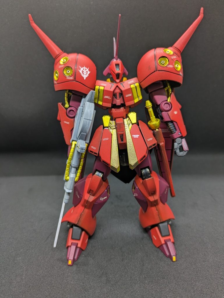 キットのこと、その４。結局仕事の異動とかでなかなか作れず、今に至るわけですが、GUNSTA内では皆様の熱い作品に触発され（ZZ好きな方も大勢いますしね）、ようやっとお披露目できました、キットの出来は申し分ないです。設定上できる動作はほぼ網羅していると思います。しかしプラモデルなので可動にはやはり制限があるようです。肩のジョイント部がもろいです。ポロリします。前述のＲ・ギャギャを基にしているからか肩の接続の仕方も怪しかったです。私はなぜかミサイルポッドの部品が複数割れました。（塗装の仕方が悪いだけかな？）不満といえば上半身のボリュームが設定資料と比べるとスマート過ぎることくらいかなー。でもね、もうHGUC化してくれただけで十分です。５０００点満点です。後ハメとかも不要。塗分けのストレス無し！