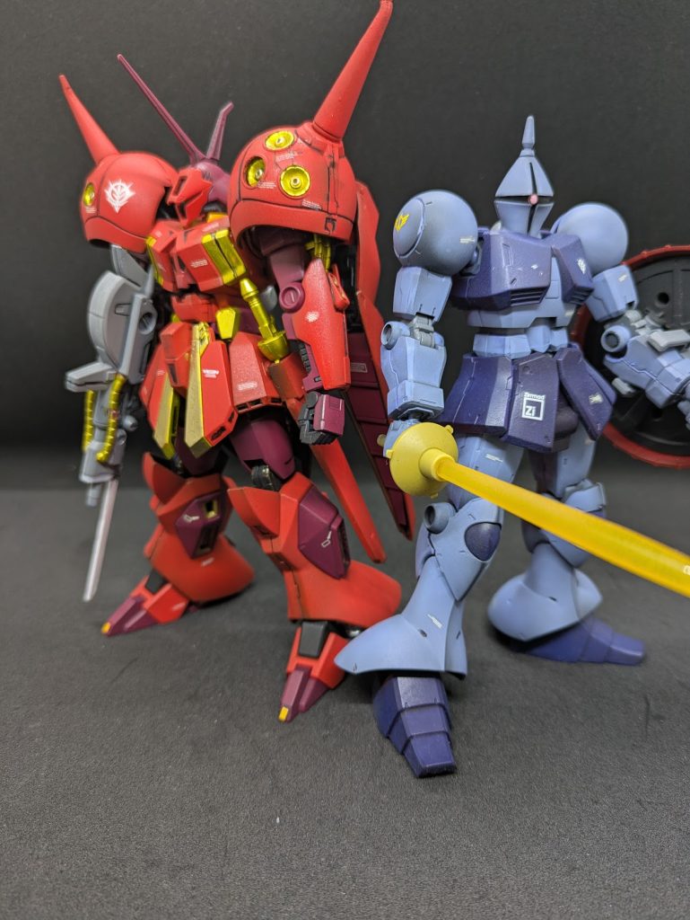 ギャンの後継機ということでギャンとの２ショット。（このギャンも次回ご紹介させていただければ・・・）Ｒ・ジャジャのデカさを見てもらいたかったのですが、ギャンも思ったよりも大きいんですね・・・。しかしホントに「Ｒ・ジャジャ」はカッコイイな。まさに騎士！最後までご覧いただきありがとうございます。