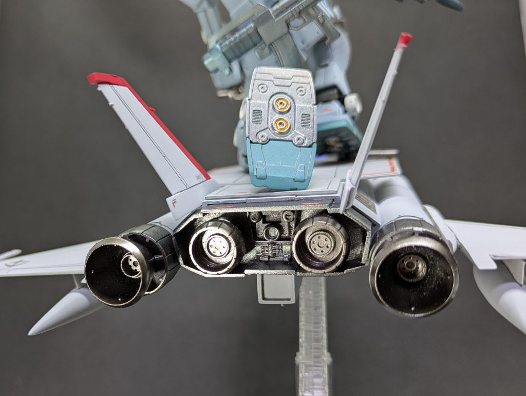 バックショットアップ✨️ わかりにくいですが 内部にメタルパーツを 仕込んでいます。 中央はジャンクパーツで それらしく👍️