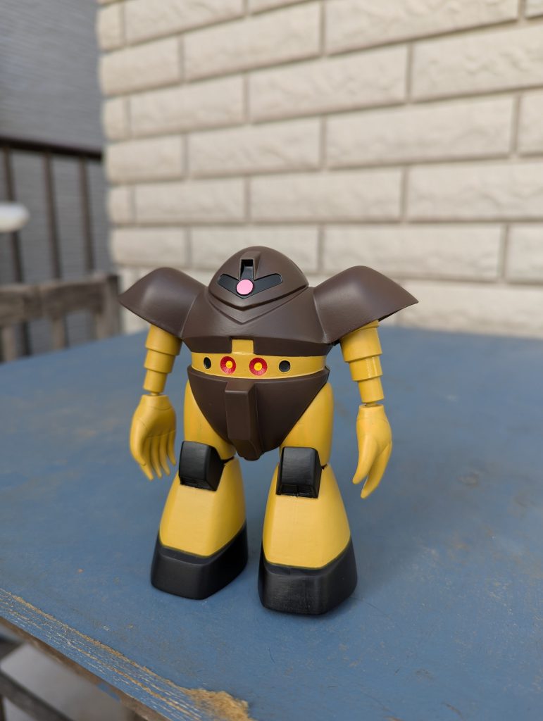 左上腕部の２段目がテカテカしてるのは、つや消しトップコートを吹くときに、この部分が縮んで、格納されてしまっていたからです。すっかり乾いてから気付いたのですが、まあ、これはこれで良しとすることにしました。