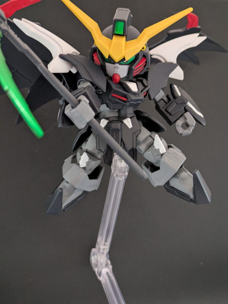 上半身のひねり、膝の可動と、動かしてたら剥げた塗料(だめじゃねえか)いやもう直すの後回し・・・動くって大切ですね。