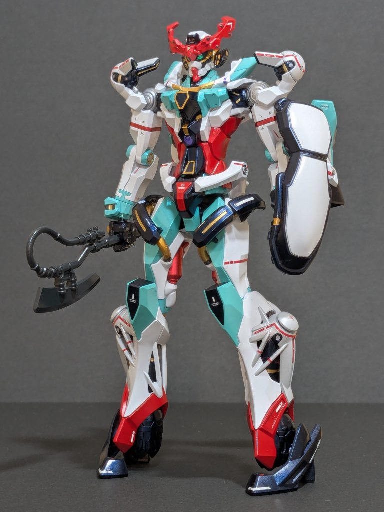 素組み&全塗装、いつもの。 ∀もびっくりの先鋭的デザイン。PV初見時はその佇まいに某人型決戦兵器を想起したものですが、見慣れた今はちゃんとガンダムしてるから不思議。