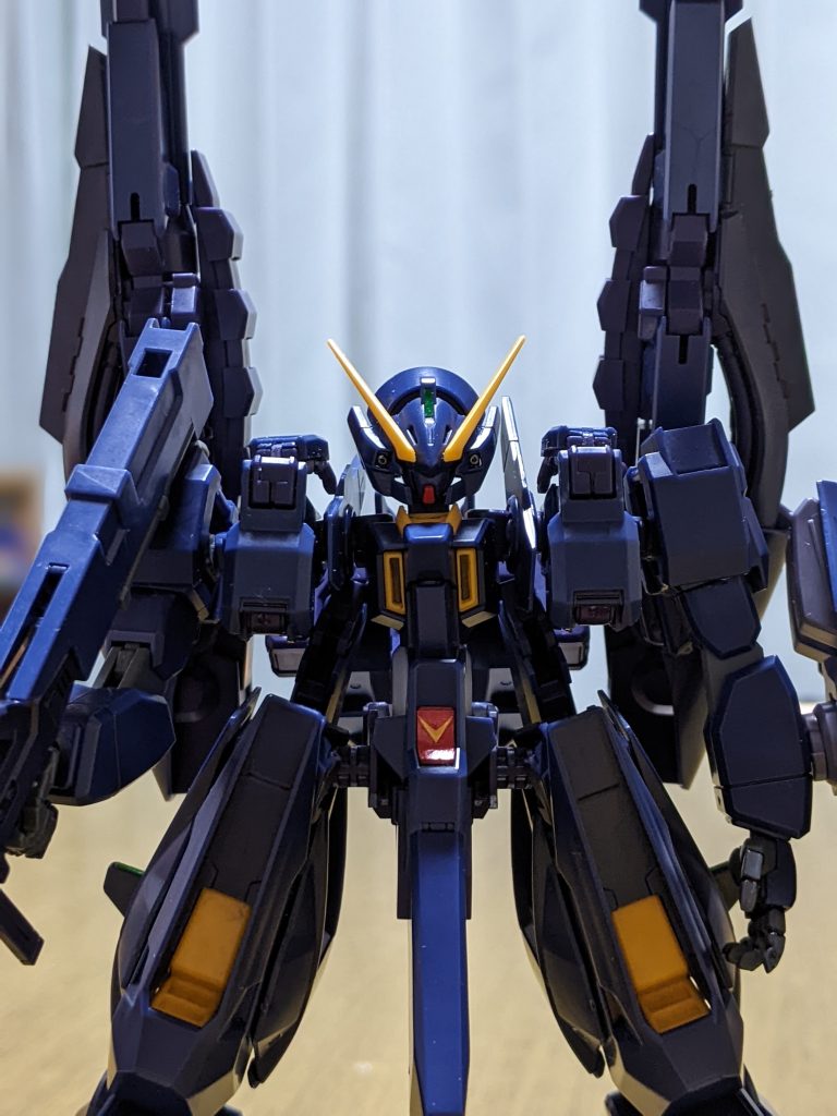 ヘイズルIIはプレバンで初めて買ったガンプラですが、結構雑に作っていたのですが、その後のAOZキットの余剰パーツを用いてリニューアルしました。
