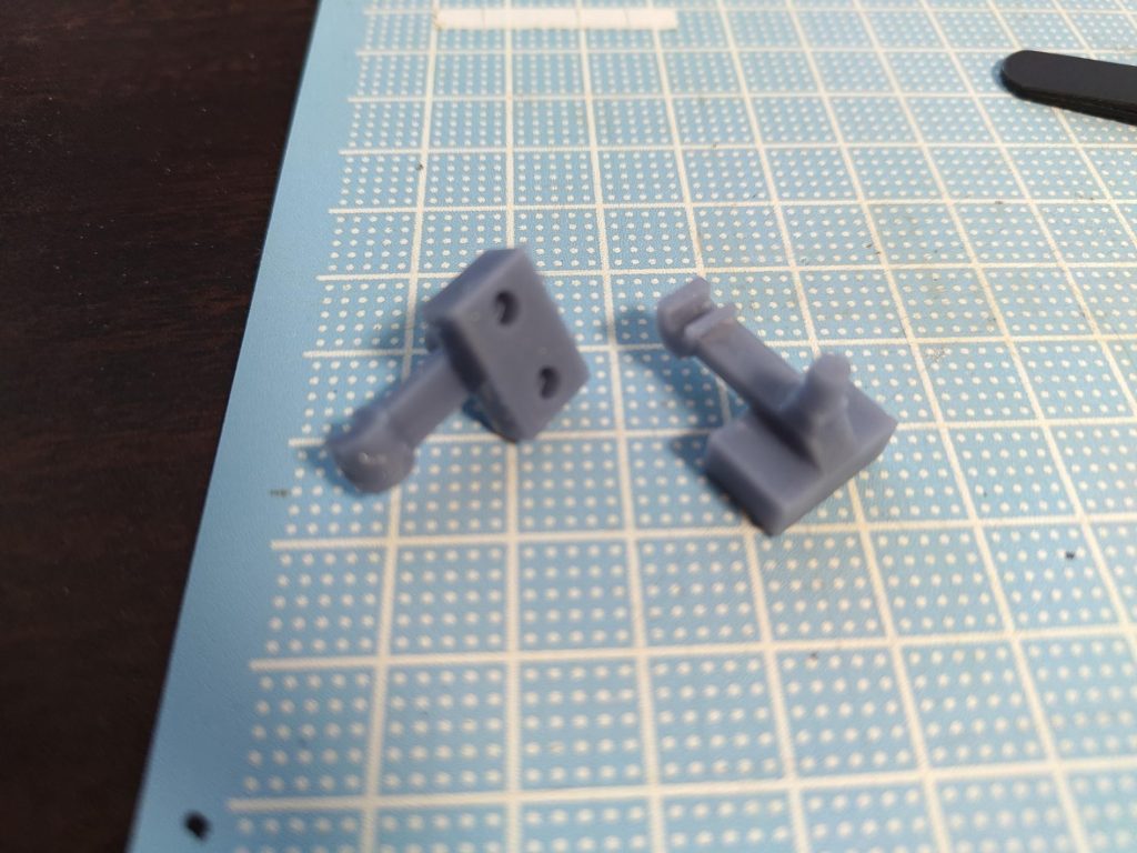 今作にあたって、2023年に購入してあったが物置の肥やしになっていた 3Dプリンタを初導入しました。実稼働させるまでの間に新型モデルが発売されてました…3Dプリンタの利用に関しては様々意見があるのだと認識はしていますが、私にはプラ板スクラッチよりも CADの方がまだハードルが低かった…あとは 3Dプリンタって楽しそうじゃん…の気持ちで利用しています。