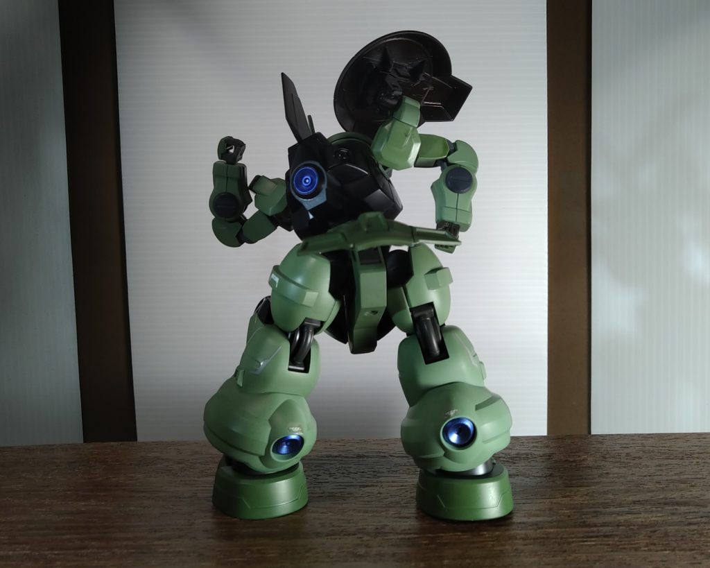 おしりを出した子一等賞♫ 何か見覚えのあるポーズ、キン肉マン?違う!刃牙の花山薫だっ