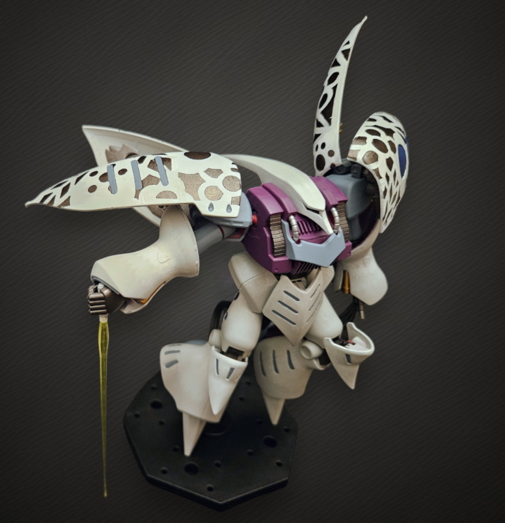 羽ばたくキュベレイ