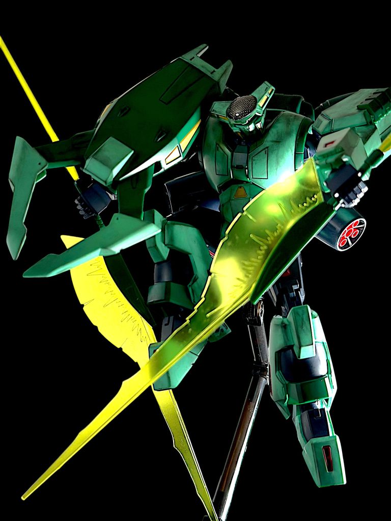 ビーム・トマホークのエフェクトはシナンジュの流用なので、長いエフェクトも装着可能です。 持ち手の反対側にもサーベルエフェクトを付けると、武装が一気に豪華に^_^