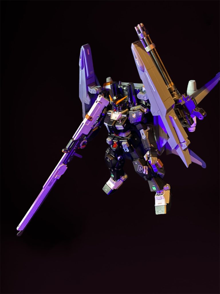 こちらはケルデルク。設定どおり、マークⅡのバックパックを介してヘイズル系のMSにも合体可能です。“T3版スーパーガンダム”という感じ！