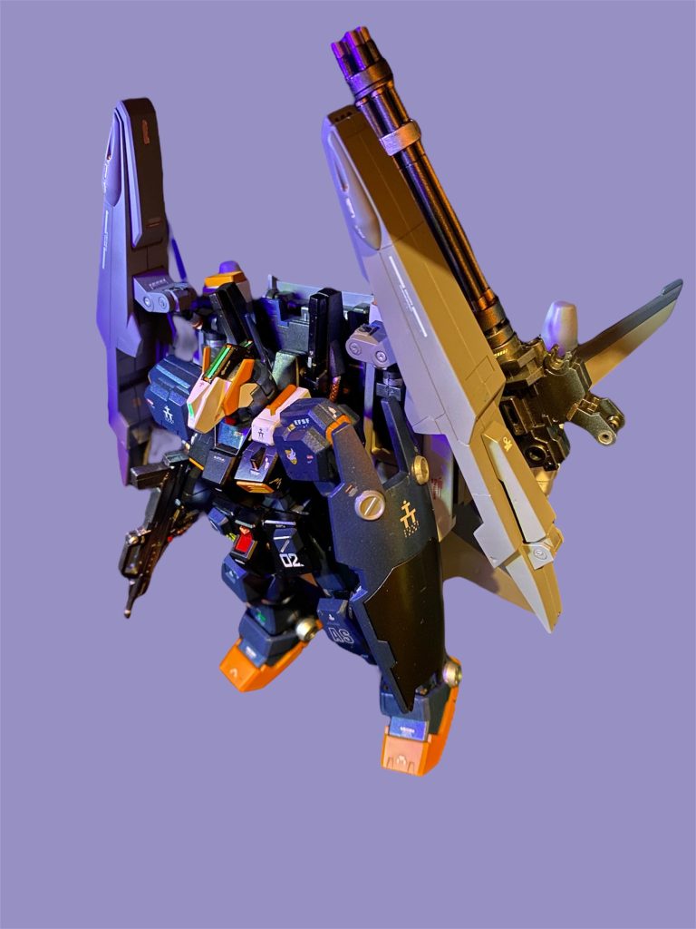 また、マークⅡのバックパック自体がティターンズ開発の様々なMSに対応していたため、それを介して本機も多数の機種に合体可能であった様である。旧世紀の竜騎兵になぞらえてGドラグーンと呼称される合体した形態での本機は、変形機構を有したMSとして扱われ、アナハイム社内では可変機を指すVMsAWrsとして分類される。