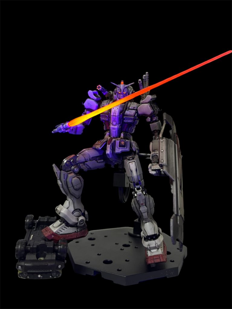 トミカを踏みつけてみました(笑)