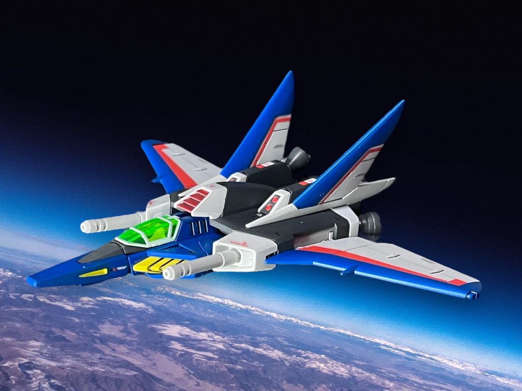 コアブースターF90Ⅲわりと塗り分けを真面目にやってます。パイロットは相変わらず無塗装ですが。