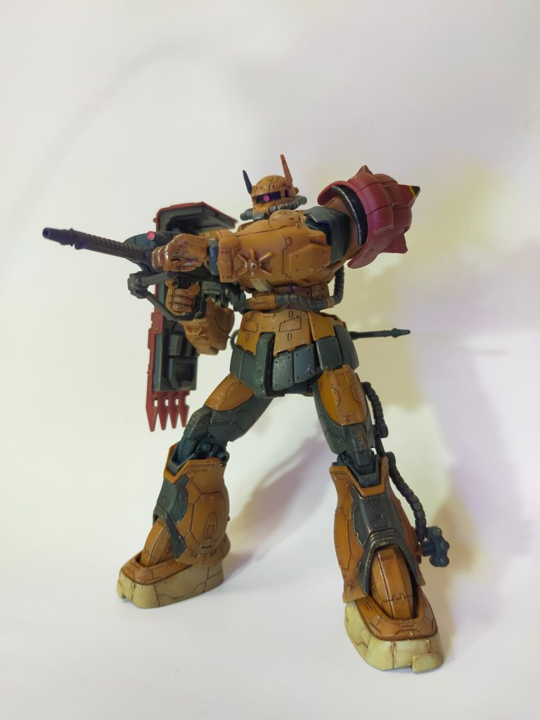 ザクマシンガン射撃シーンもどうぞ！こちらも蛍光塗料使用してます！カッコいい(gundam-kao3)