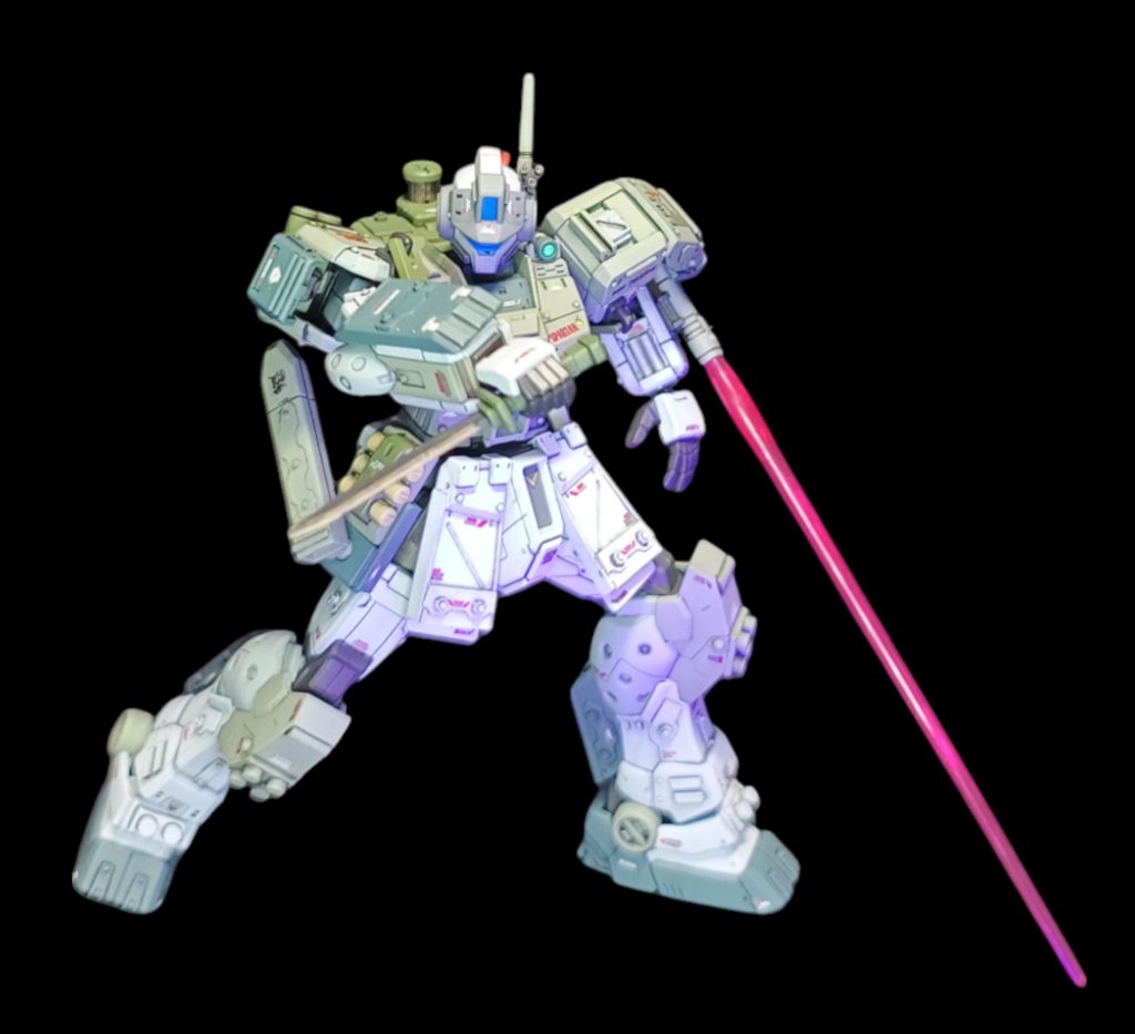 バックパックにコンバットナイフはもったいないので、腰に移動させ、右腕にコンバットナイフ、左手にトンファーとなりました。接近戦も抜かりなし！