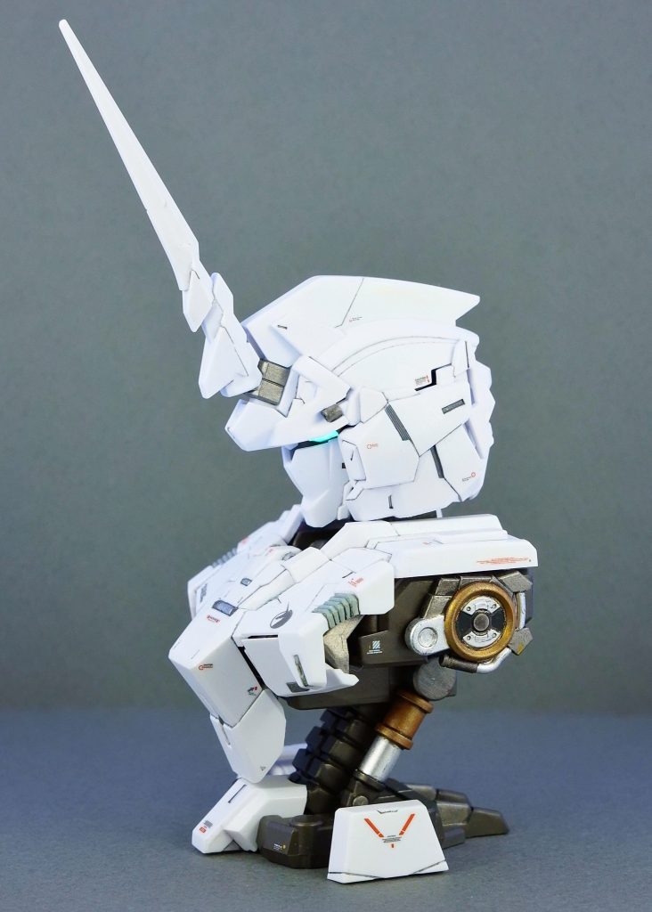 塗装は主にシタデルとアクリジョン、ガンダムマーカーです。デカールはガンダムデカールにハイキュー、ロボデカールなど使用しています。