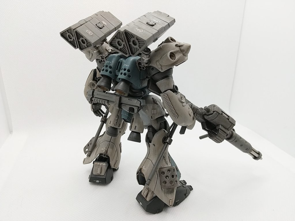 シュツルムファウストと背部のショットガンはそのまま。ブチ穴は少し増やしてついでに全部開口しました。