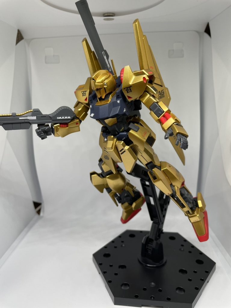 【塗装】ゴールド :サフ→Ex-ブラック→スターブライトゴールド→Exクリアーブルー  :サフ→ブルーFS15044→Exフラットクリアーレッド  :サフ→ブライトレッド→Exフラットクリアー関節,武器:メカサフスーパーヘビー→Exフラットクリアー(デカール保     護) デカール :HIQパーツ コーションと自作(肩の百とかバインダー等)