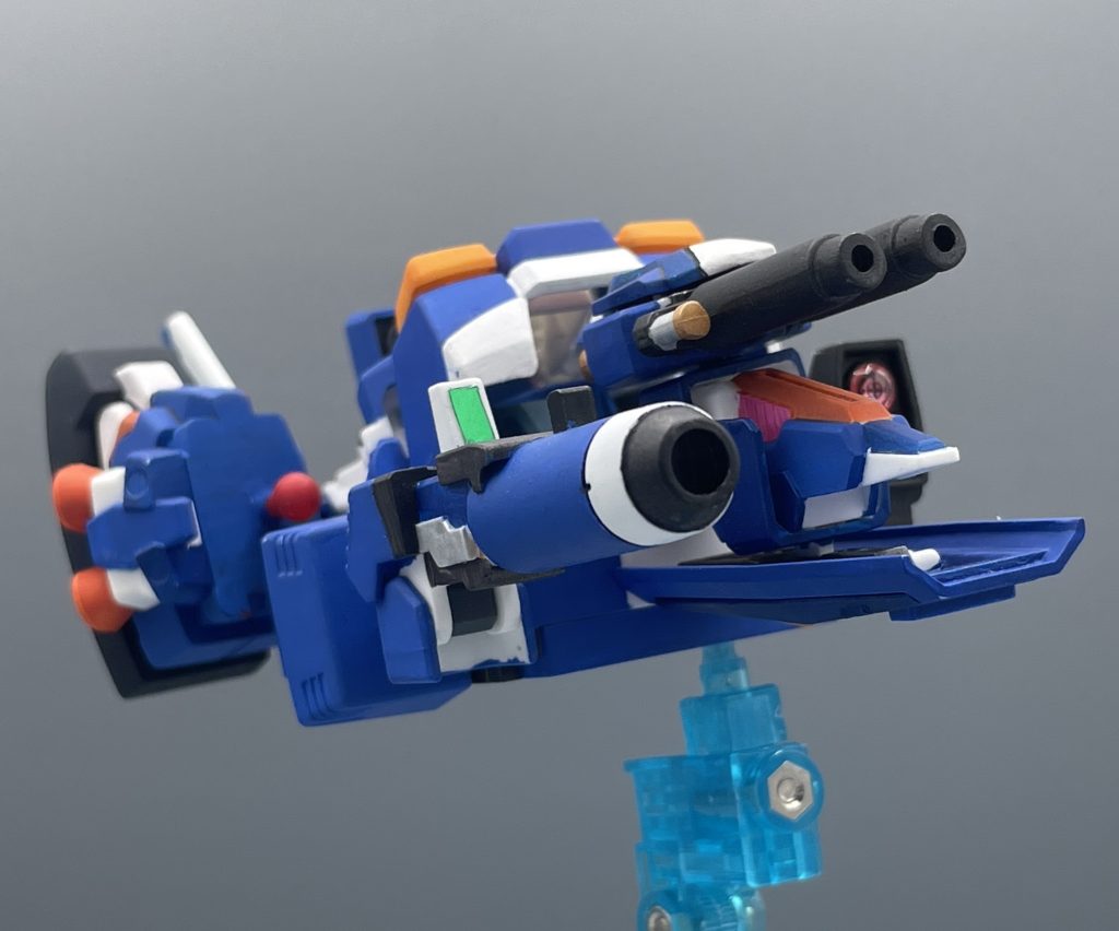 この画角だと、ちょっとGファイターっぽさも感じます。