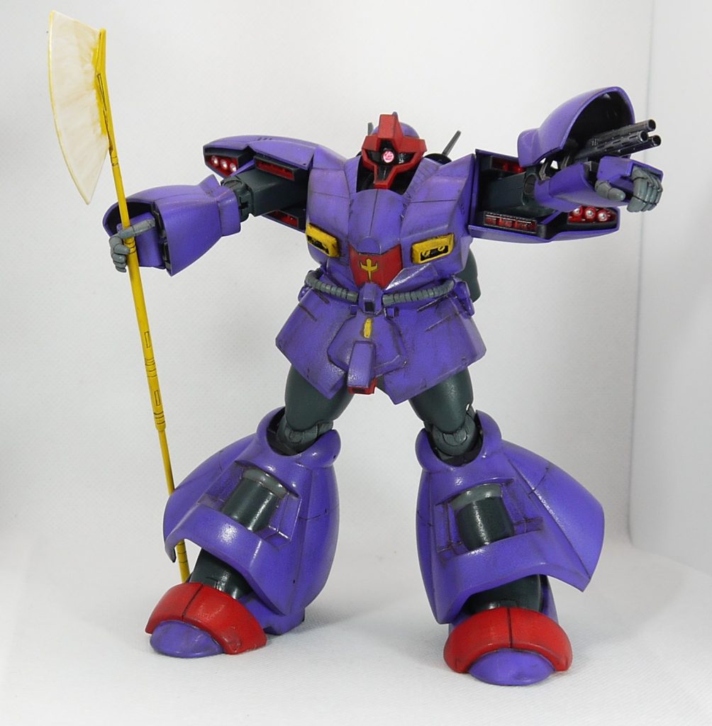 　なお、銃口は空いてないので黒い丸を描いています。　　手を入れたのは、頭の取り付け位置を下げて胴体にめり込ませています。元々ここはほぼ動きませんし。モノアイはいつものWAVE H・アイズ