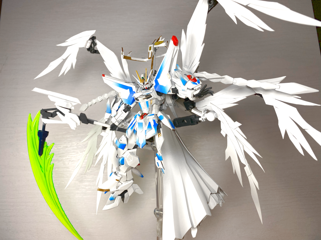 謎のマントが付くッ！ビームサイズに変化ッ！