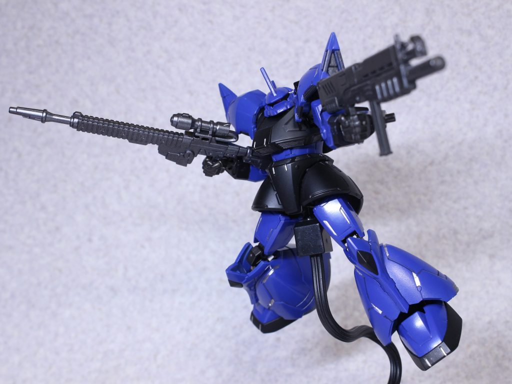 ゲルググの顔の造形って難しくてアニメに寄った造形にするとちょっとブサイクになってしまいがちですがGフレームのは精悍で良いですね。MG1.0に近いかな?顔のひさしが深いのでモノアイがしっかり映る写真を撮るのがなかなか難しいですが。GフレームFA次弾は08小隊特集弾ですね。08の機体はどれも欲しい、楽しみです。