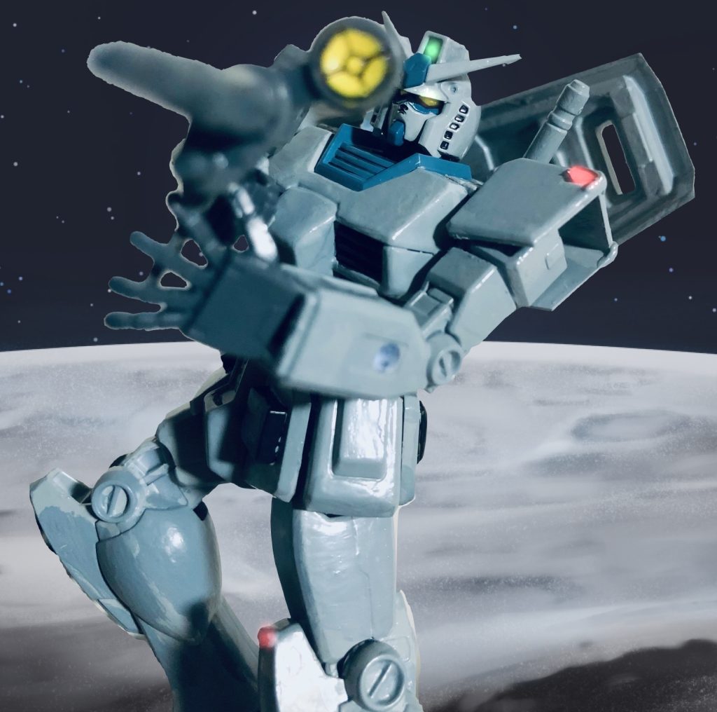 ユージ「クスコ・アル!!ちょっと派手に撃ちすぎじゃねぇのか?」クスコ・アル「なっ⁉」ユージ「一発で決めようぜ、一発で」グラナダ戦のワンシーン。全てのビットを撃ち落とし、残り1発となったビームライフルでクスコ・アルのエルメスにとどめを刺す!!ユージのセリフは「またまた」のセリフを少し改変。