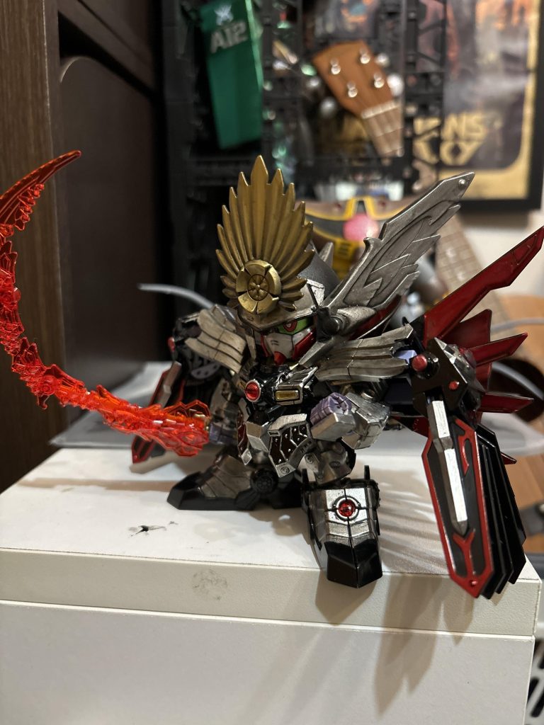 戦闘モード的な形態にする事ができます。