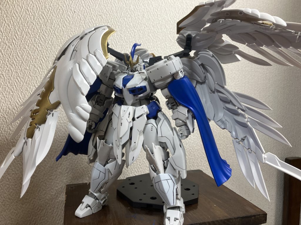 過去の装備を付けてみました前から思ってた事ですが翼の情報が凄いなと思いましたねシンプルなのもいいですがこんな感じで情報量が多くてもカッコいいなと思います