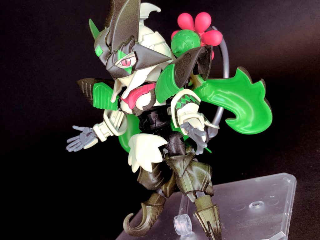 足も少し加工つま先が縦にスイングするよう稼働を追加これにより足元がスッと見えてマスカーニャのようなスマートな姿に