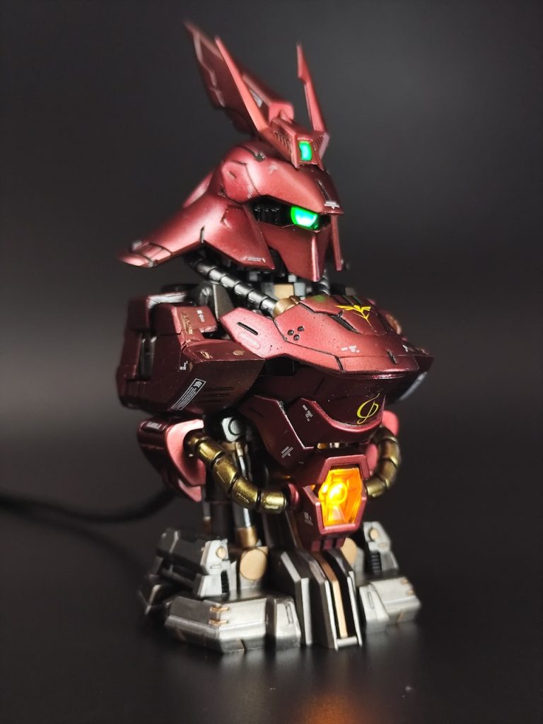 モノアイ、腹部メガ粒子砲に加え、サブカメラも発光させてみました 