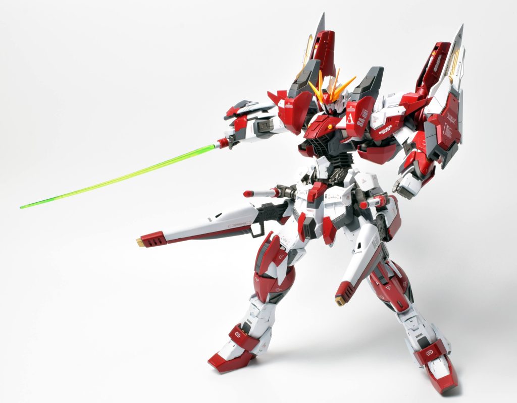 ◆専用武装大剣はPGエクシアのGNソードにHGシュヴァルゼッテの大剣の基部をつなげ、柄の部分は30MSオプションパーツを使用。F91のヴェスバーとエクスインパルスのビームサーベル(長短)を腰にマウントして、全体のシルエットに変化が出るように調整。腕部にはジャンクパーツで作成したビームガンとシールドを装備。