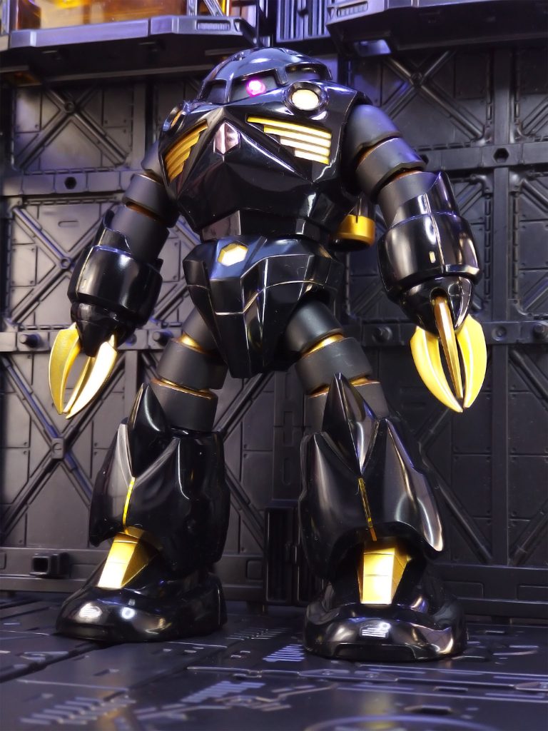 使用塗料黒(マット):水性ブラックサーフェイサー黒(光沢):水性ホビーカラー 光沢ブラック金:ガンダムマーカー イエローゴールド金(スミ入れ):タミヤエナメル チタンゴールド