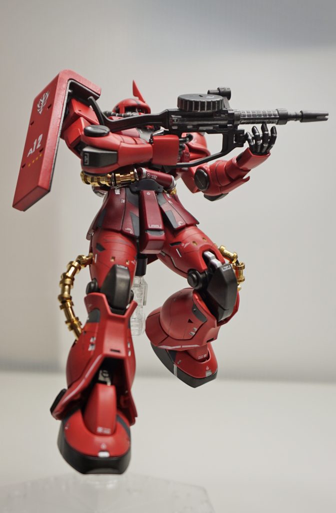 アニメを一気見してはまってしまい本当はオリジン版かRG版が欲しかったのですが、全然売ってないのでプレバンでたまたま売っていたリバイブ版を購入しました